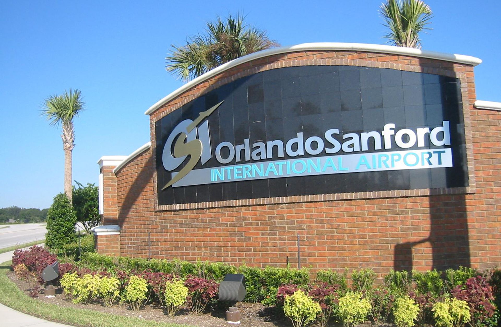 Hotels Near Orlando Sanford Airport With Free Shuttle